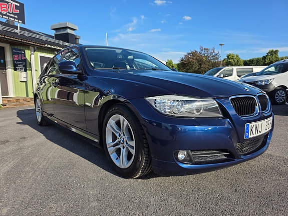 BMW 320d 4 of 5
