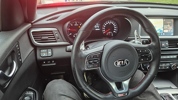 Kia Optima 9 of 12