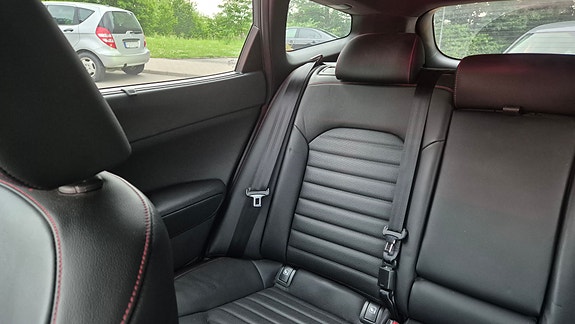 Kia Optima 7 of 12