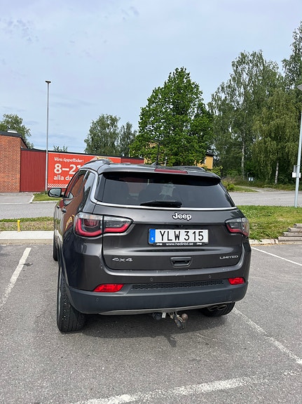 Jeep Compass 3 of 5
