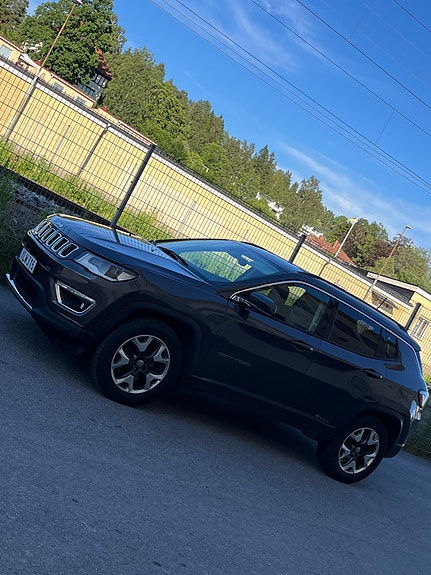 Jeep Compass 2 of 5