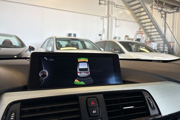 BMW 320d 18 of 23