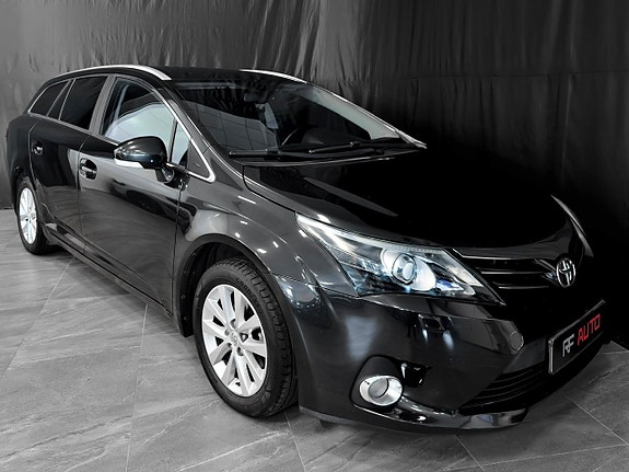 Toyota Avensis 2 of 5