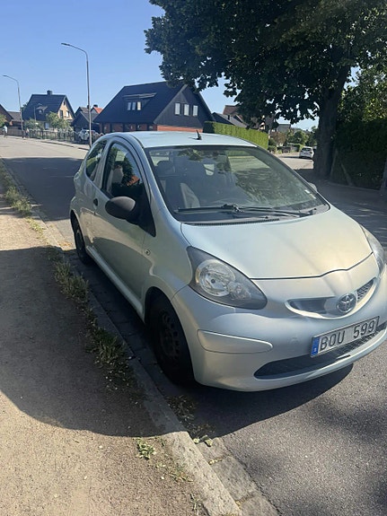 Toyota Aygo 2 of 4