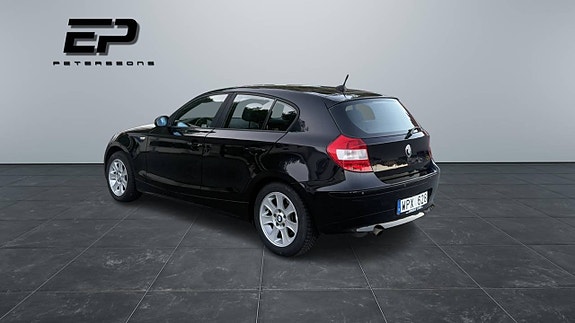 BMW 120i 5 of 9