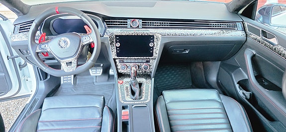 Volkswagen Passat 12 of 17
