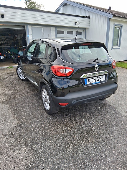 Renault Captur 3 of 4