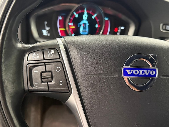 Volvo V60 11 of 29