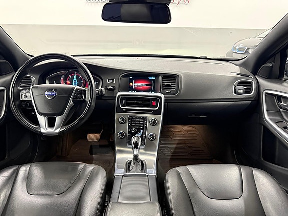 Volvo V60 8 of 29
