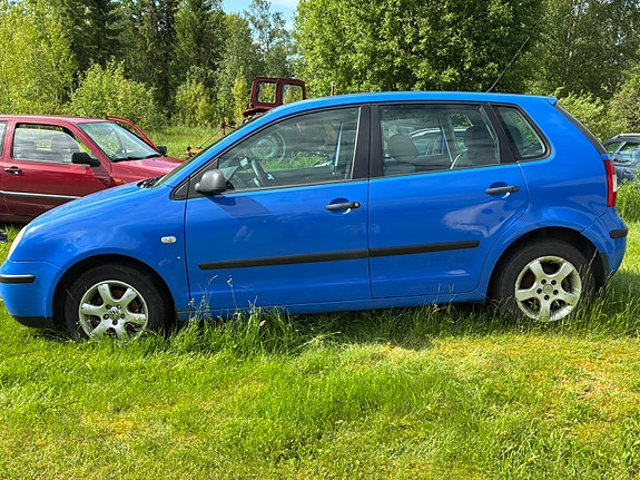 Volkswagen Polo 2 of 5