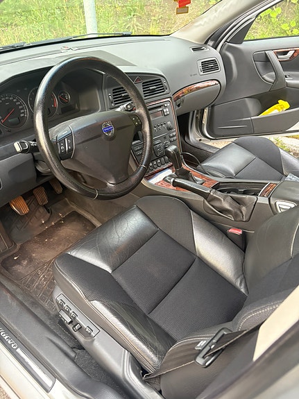 Volvo S60 4 of 5