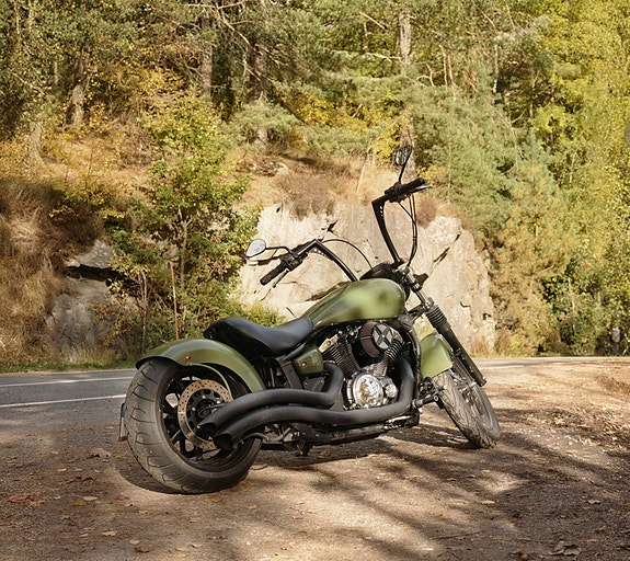 Yamaha XVS1300A Midnight Star 2 of 3