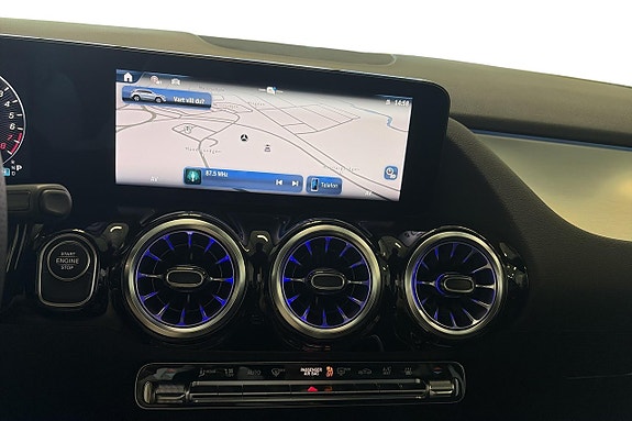 Mercedes-Benz GLA250 e 8 of 22