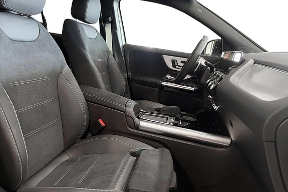 Mercedes-Benz GLA250 e 4 of 5