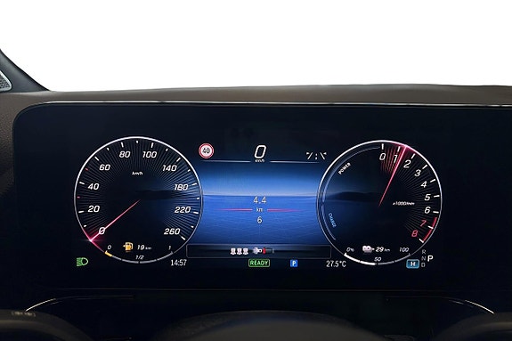 Mercedes-Benz GLA250 e 7 of 22