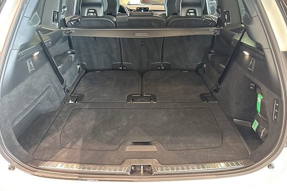 Volvo XC90 13 of 30