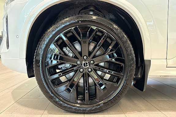 Volvo XC90 20 of 30