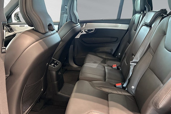 Volvo XC90 8 of 30