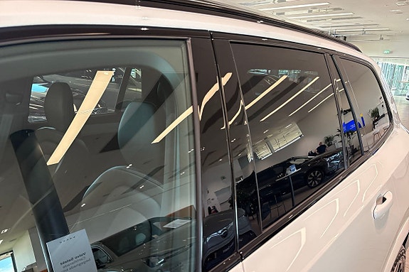 Volvo XC90 17 of 30