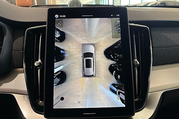 Volvo XC90 15 of 30