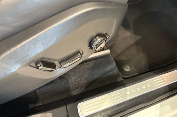 Volvo XC90 24 of 30