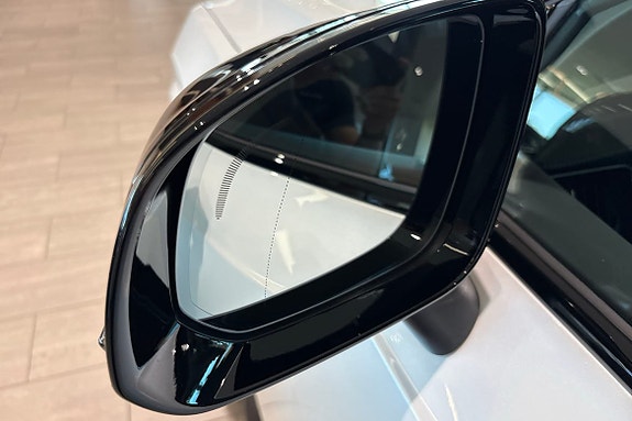 Volvo XC90 18 of 30