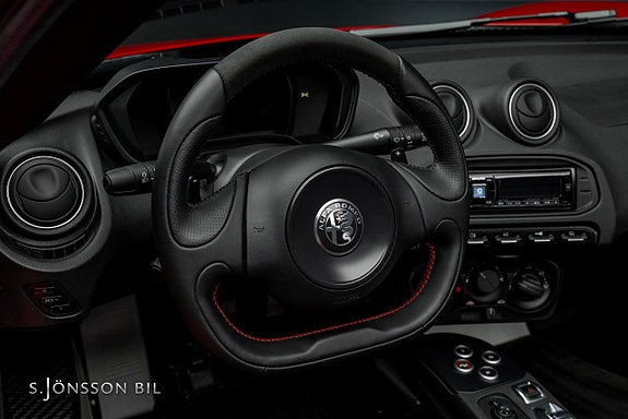 Alfa Romeo 4C 13 of 25
