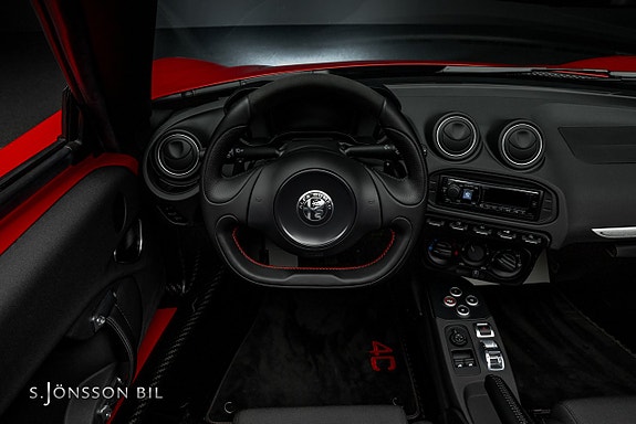 Alfa Romeo 4C 17 of 25
