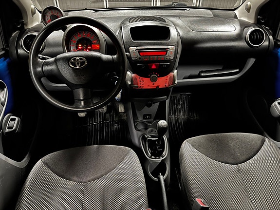 Toyota Aygo 12 of 15