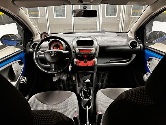Toyota Aygo 8 of 15