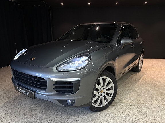 Porsche Cayenne 15 of 15