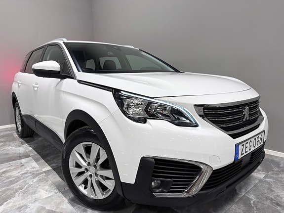 Peugeot 5008 2 of 5