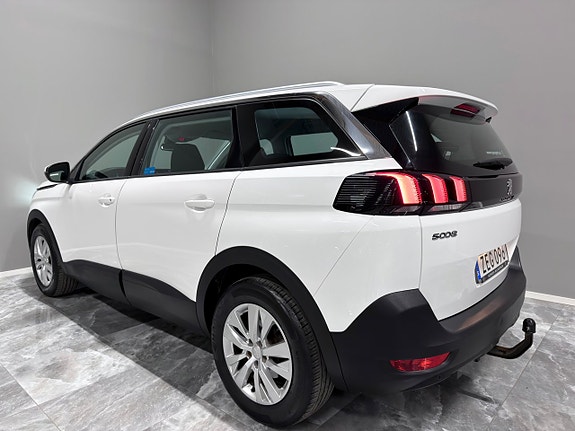 Peugeot 5008 5 of 5