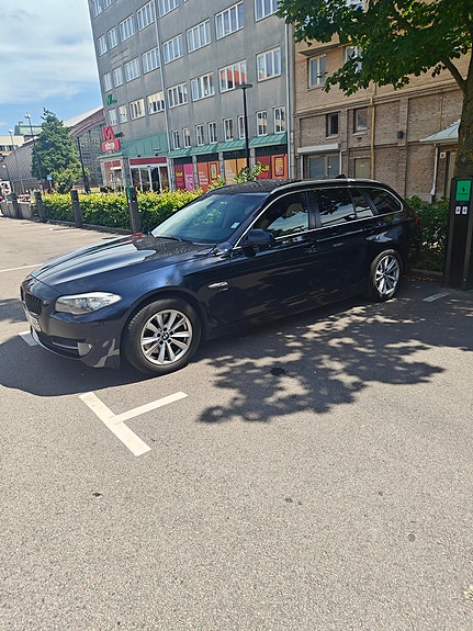 BMW 530xd 4 of 6