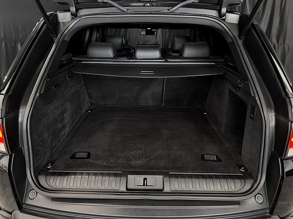 Land Rover Range Rover Sport 16 of 30