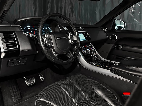 Land Rover Range Rover Sport 18 of 30