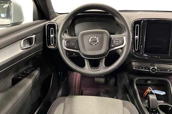 Volvo XC40 16 of 27