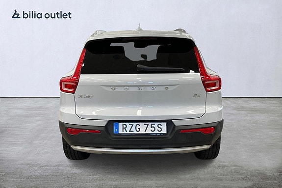 Volvo XC40 7 of 27