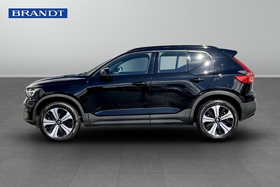 Volvo XC40 3 of 5