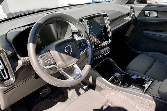 Volvo XC40 5 of 5