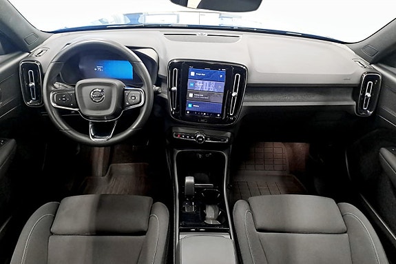 Volvo XC40 5 of 5