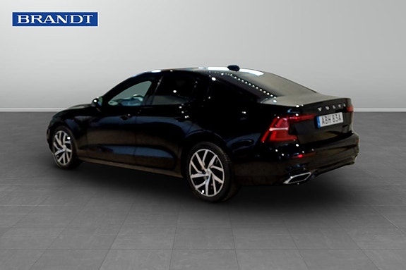 Volvo S60 2 of 5