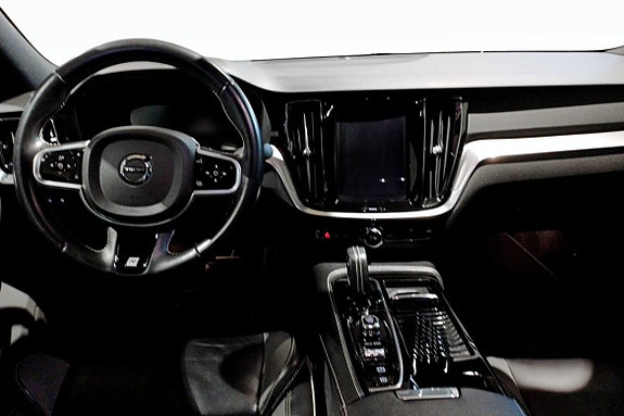 Volvo S60 4 of 5