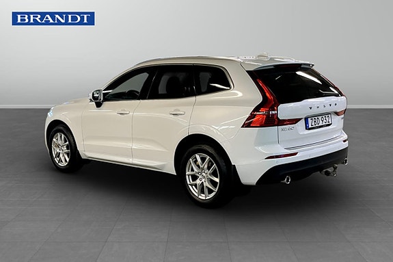 Volvo XC60 2 of 9