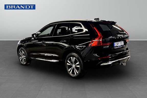 Volvo XC60 2 of 9