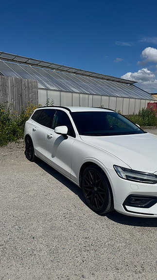 Volvo V60 3 of 21
