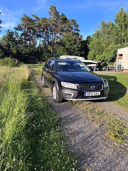Volvo XC70 2 of 5