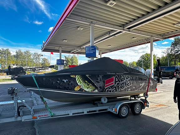 Silver Shark BRX (2017) | Honda 115hp | LiveScope LVS34 | Bålsta boggietrailer 3 of 13