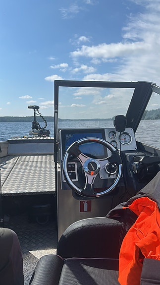 Silver Shark BRX (2017) | Honda 115hp | LiveScope LVS34 | Bålsta boggietrailer 4 of 13