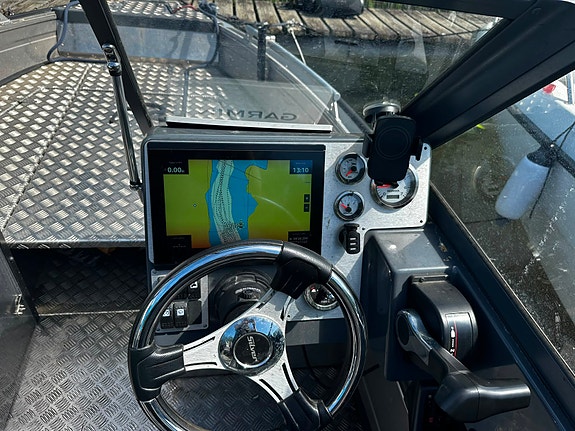 Silver Shark BRX (2017) | Honda 115hp | LiveScope LVS34 | Bålsta boggietrailer 7 of 13